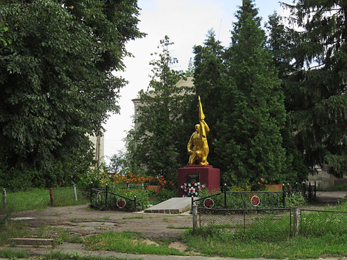 Mass Grave Soviet Soldiers & War Memorial Nova Hreblya