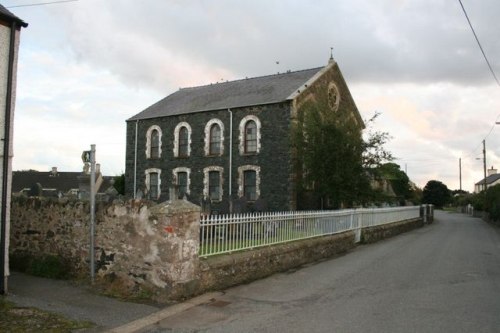 Commonwealth War Grave Dwyran Calvinistic Methodist Chapelyard