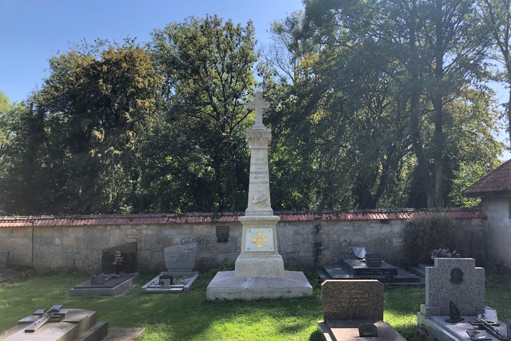 Monument Begraafplaats Montfaucon-d'Argonne