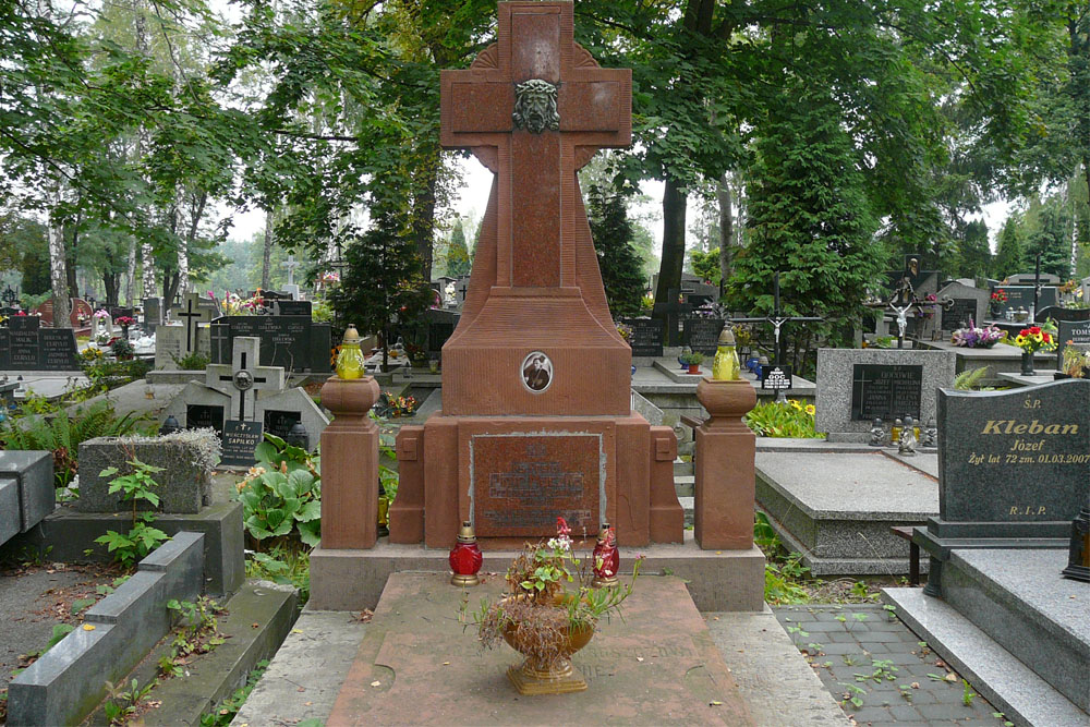 Poolse Oorlogsgraven Katholieke Gemeentelijke Begraaflaats Olkusz