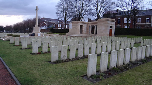 Commonwealth War Graves Valenciennes