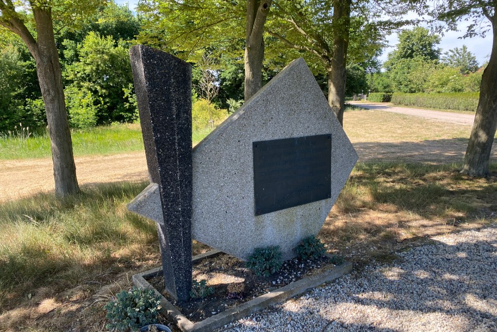 Monument Tijdelijke Geallieerde Oorlogsbegraafplaats