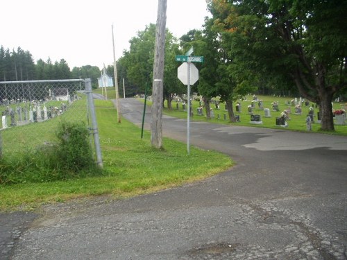 Commonwealth War Grave Lac-au-Saumon Cemetery