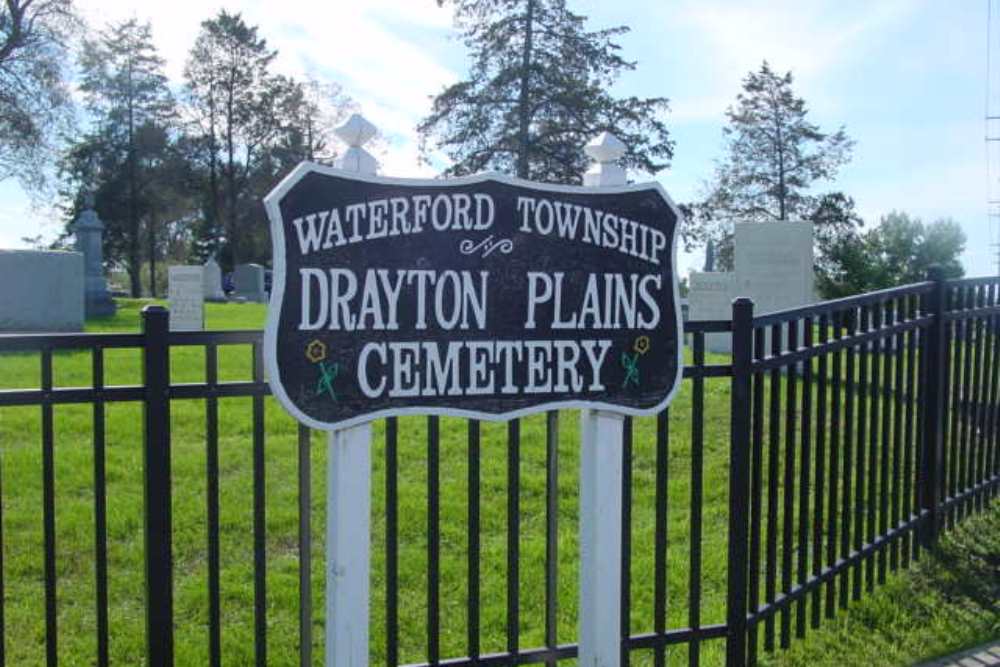 Commonwealth War Grave Drayton Plains Cemetery