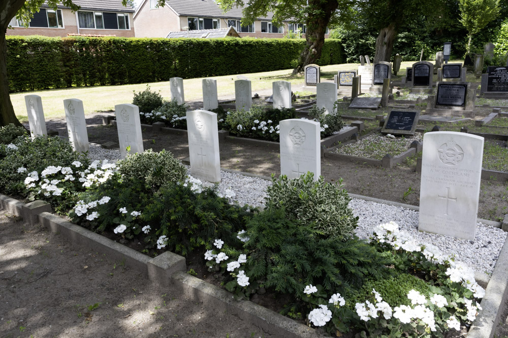 Commonwealth War Graves General Cemetery Bathmen