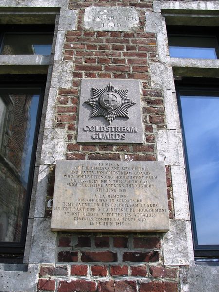 Gedenktekens Ferme de Hougoumont