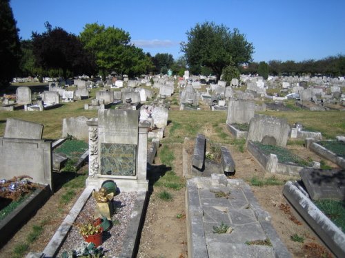 Commonwealth War Graves Cherry Lane Cemetery