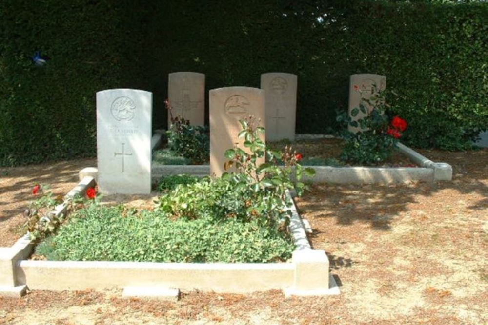Oorlogsgraven van het Gemenebest Couturelle
