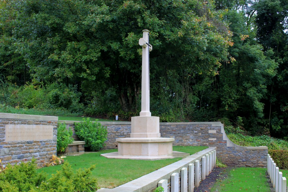 Commonwealth War Cemetery Petit-Vimy