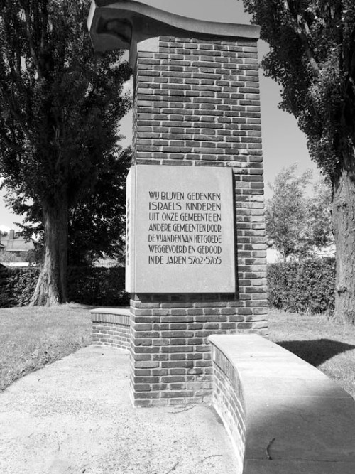 Monument Joodse Begraafplaats Westzaan