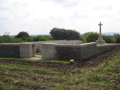 Commonwealth War Cemetery Redan Ridge No.1