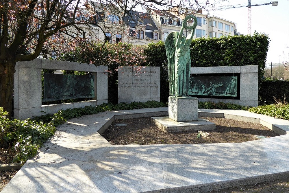 Monument Artillists First World War