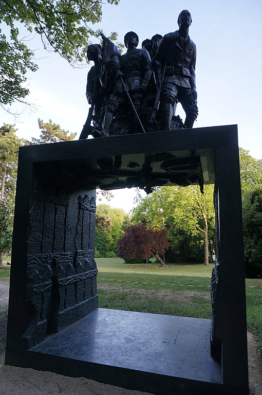 Monument Arme Noire Reims