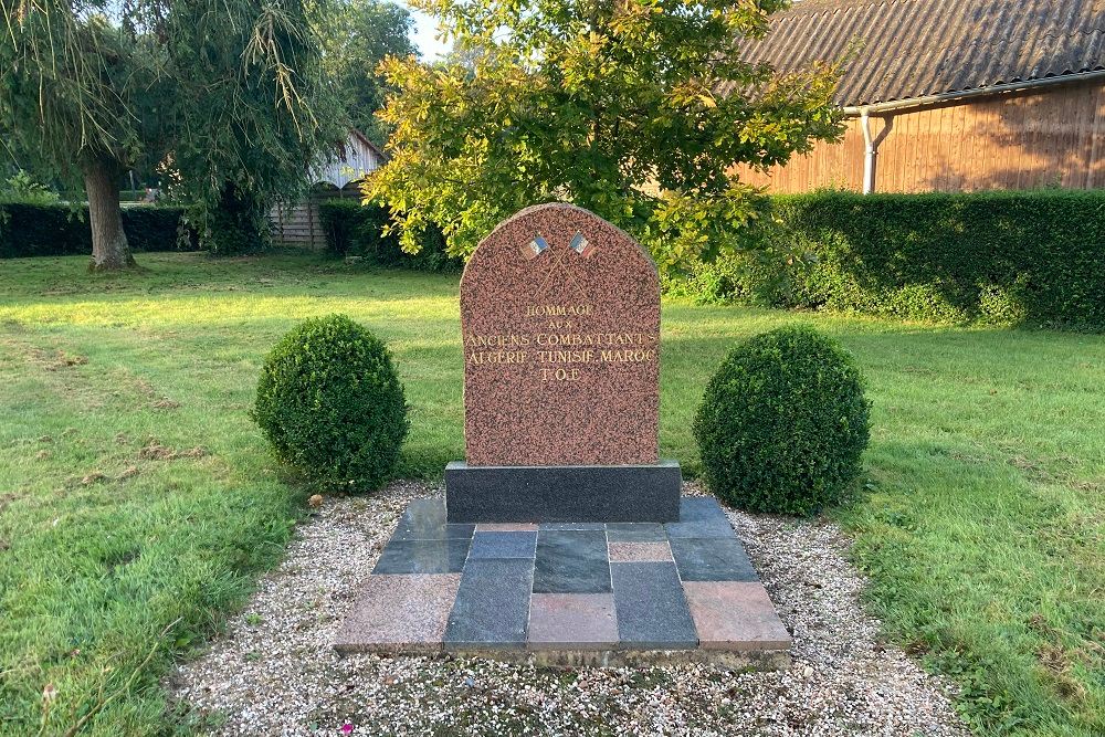 Monument Oorlogsslachtoffers Tours-En-Vimeu #4