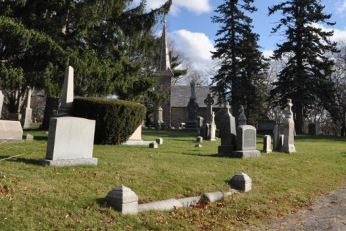 Commonwealth War Grave Brookline Holyhood Cemetery