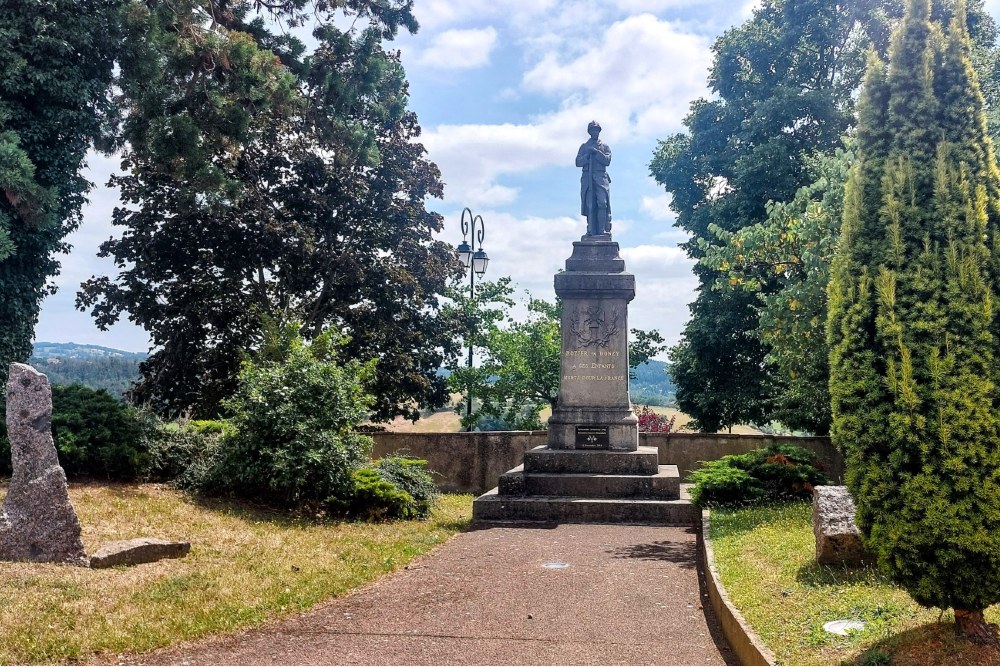 War Memorial Rozier-en-Donzy #1