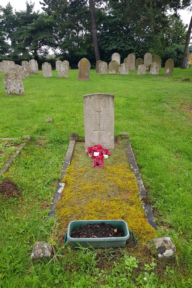 Commonwealth War Graves Hoveton St. John Churchyard #2