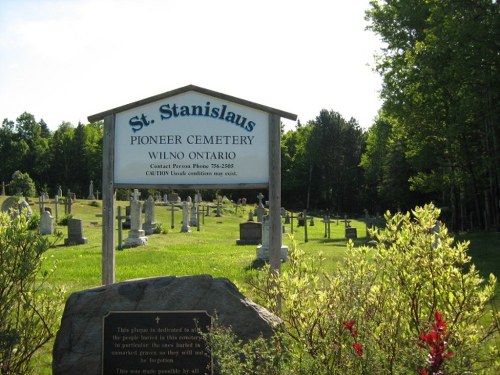 Commonwealth War Graves St. Stanislaus Pioneer Cemetery