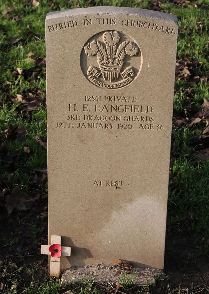 Commonwealth War Grave St. Peter Old Churchyard