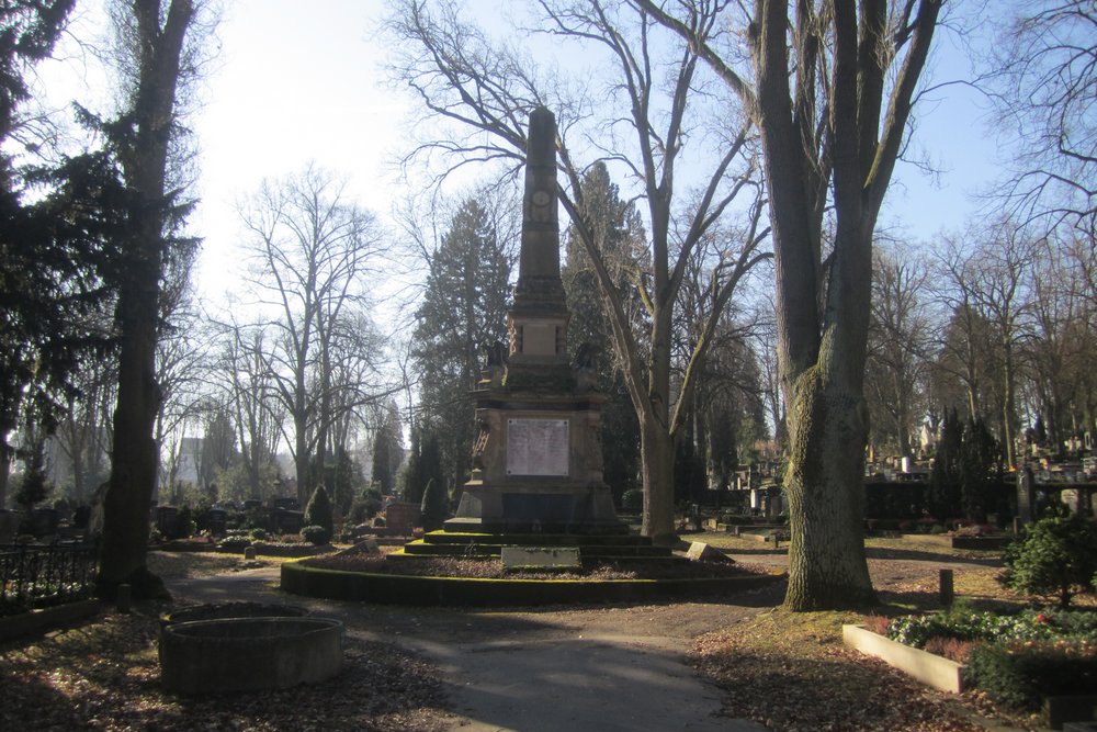 Hessich Oorlogsmonument Hauptfriedhof