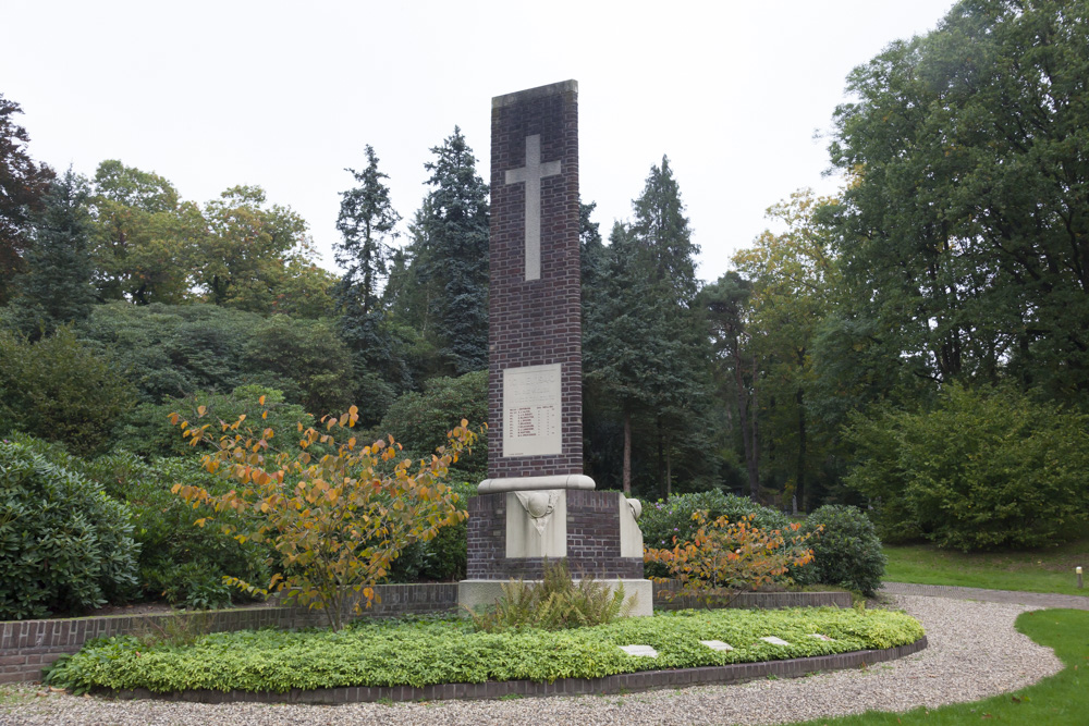 Memorial Dutch Soldiers General Cemetery Rheden
