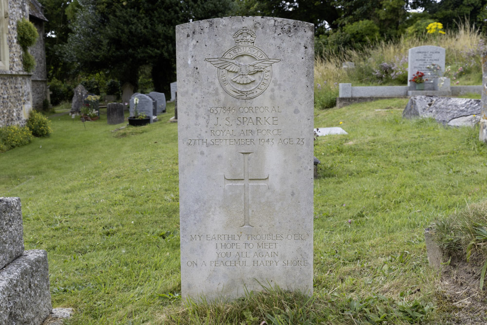 Commonwealth War Graves St Nicholas Churchyard #3