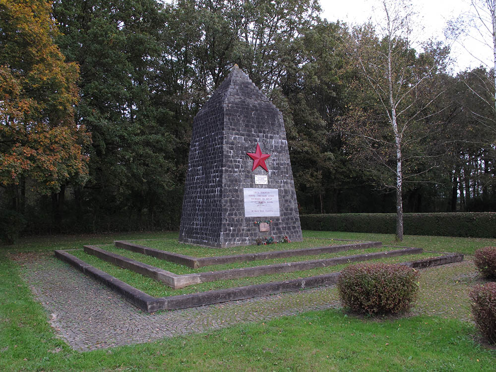 Sovjet Oorlogsbegraafplaats Frstenfeld