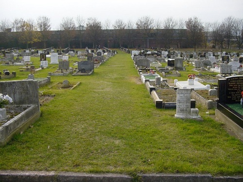 Commonwealth War Graves Oldbury Cemetery