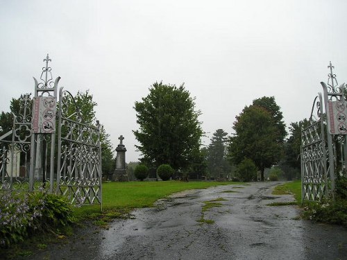 Commonwealth War Graves Pierreville Roman Catholic Cemetery