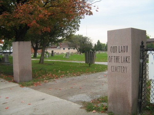 Oorlogsgraf van het Gemenebest Our Lady of the Lake Roman Catholic Cemetery