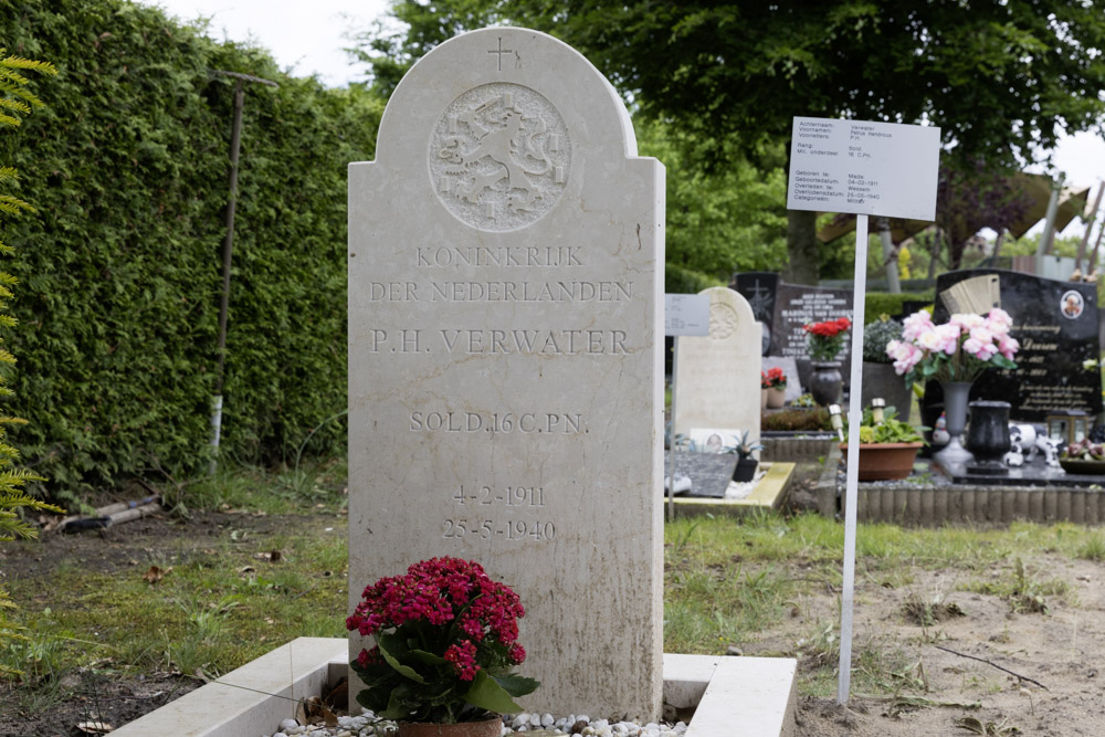 Nederlandse Oorlogsgraven Rooms Katholieke Begraafplaats Zuylen Breda #4