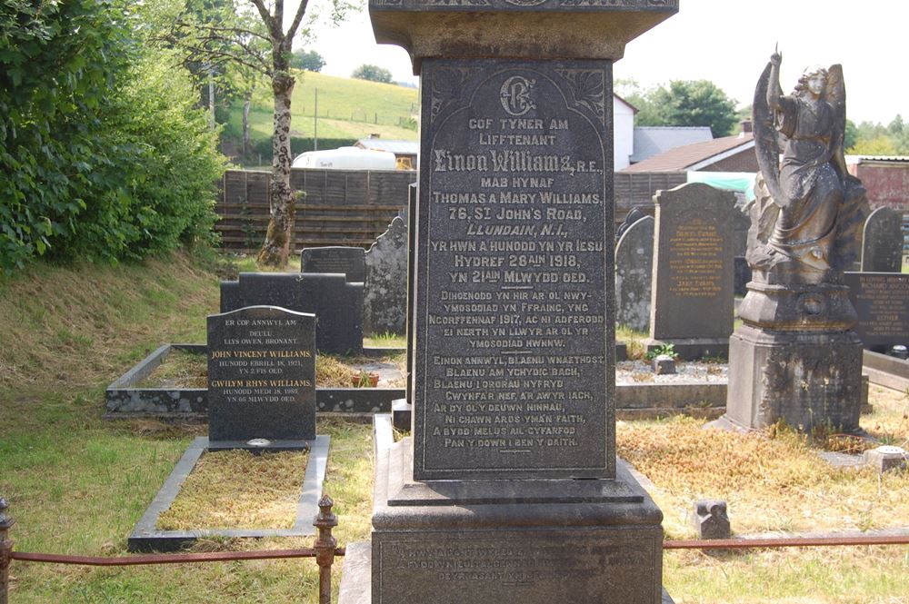 Commonwealth War Grave Bronant Calvinistic Methodist Chapelyard