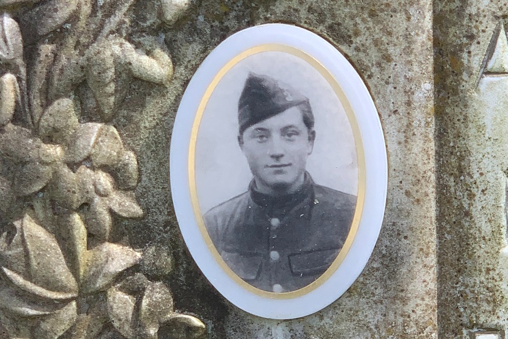 Belgian War Graves Villers-Saint-Simon #2