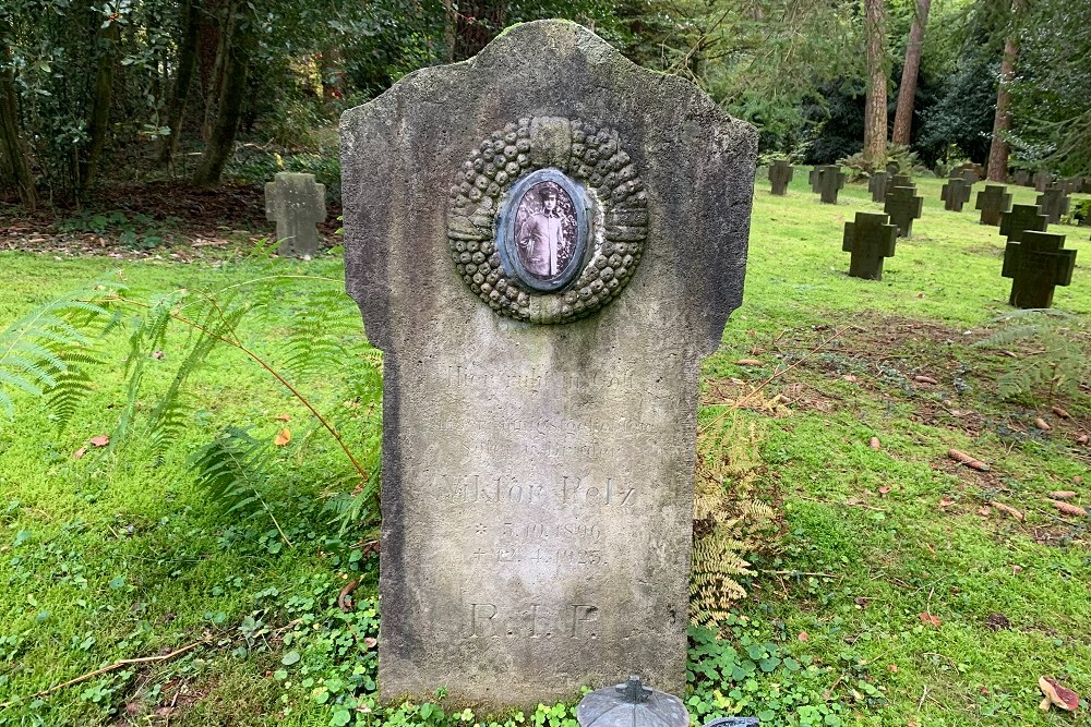 Bijzondere Graven Waldfriedhof Aachen #2