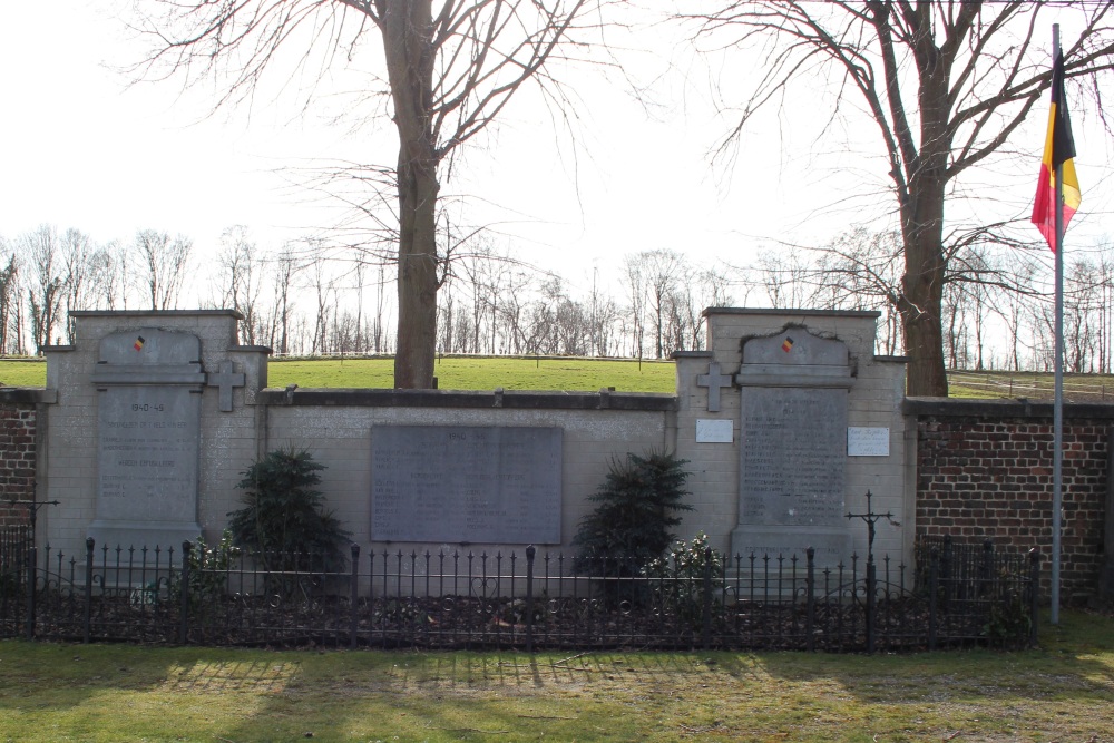 Oorlogsmonument Begraafplaats Bertem