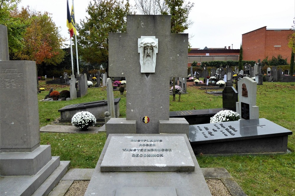 Belgische Oorlogsgraven Waregem 