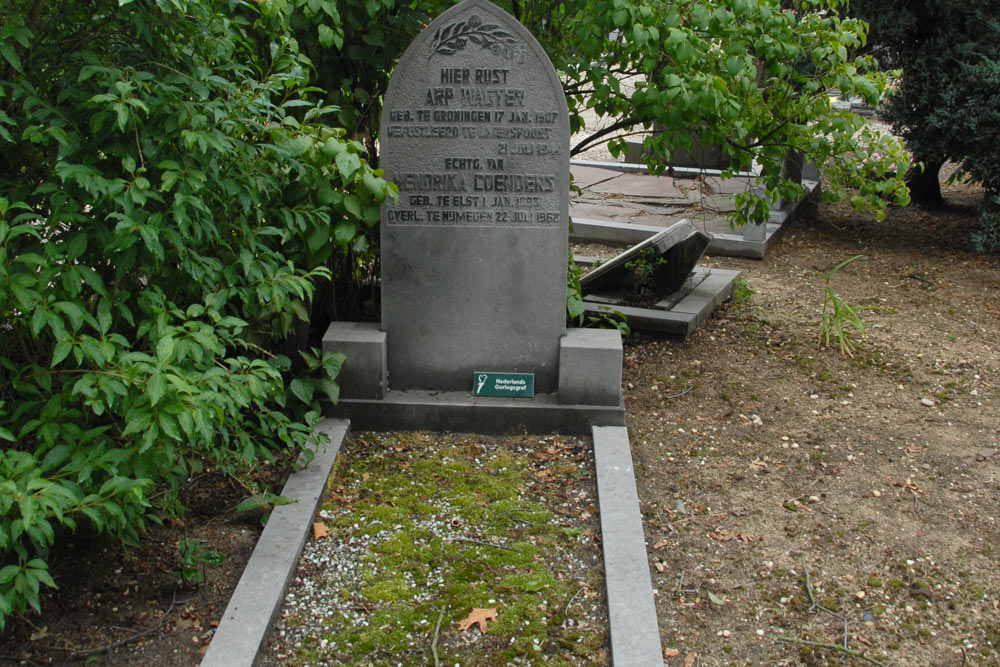 Nederlandse Oorlogsgraven Nederlands Hervormde Begraafplaats Rustoord Nijmegen