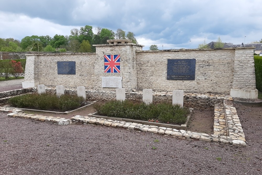 Oorlogsgraven van het Gemenebest en Monument Tourville-sur-Odon #2