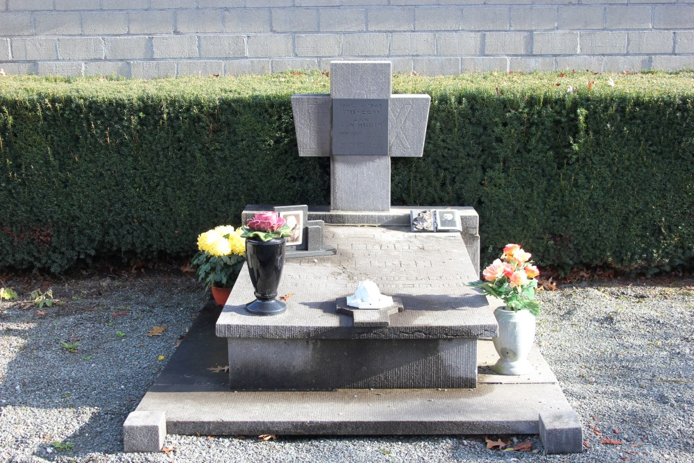 Belgische Oorlogsgraven Steendorp