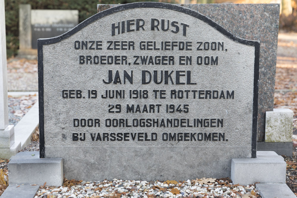 Dutch War Graves General Cemetery Varsseveld