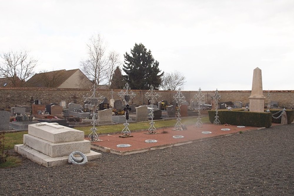 French War graves Yvre-la-Ville