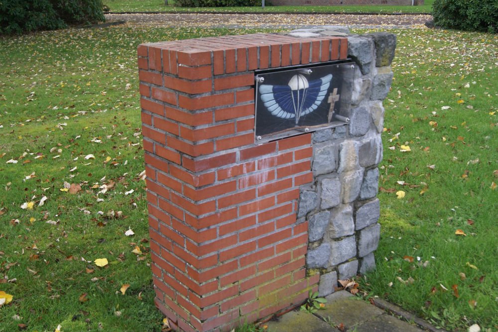 Monument Parachutisten S.A.S. Winschoten #2