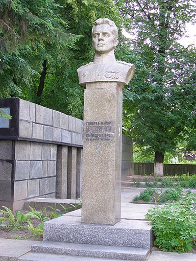 Sovjet Oorlogsbegraafplaats Glukhov