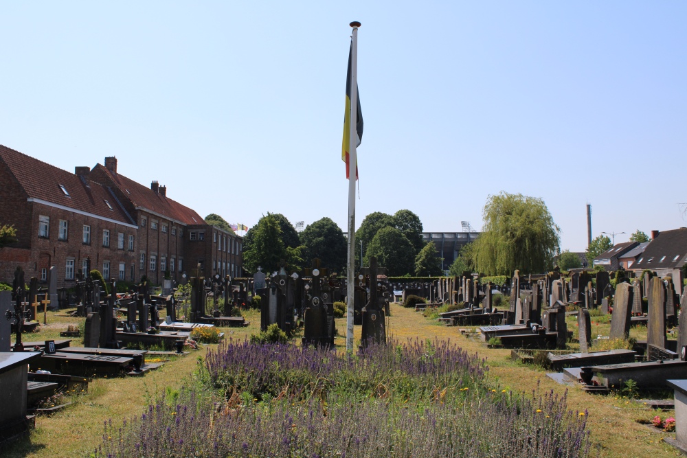 Belgische Graven Oudstrijders Sint- Andries Kerkhof	