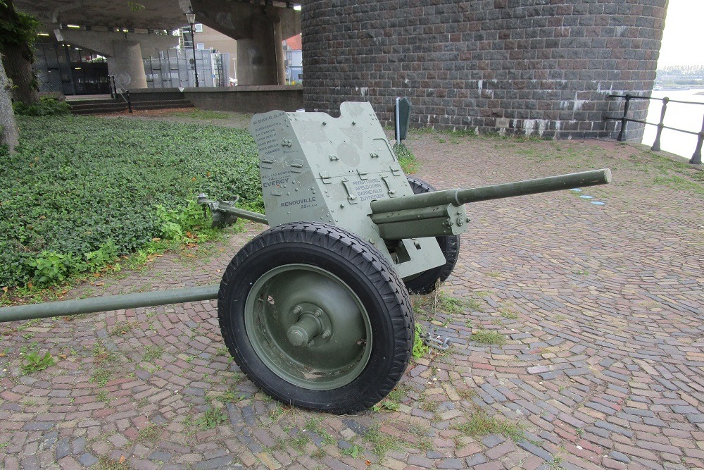 PAK-36 Gun Deventer