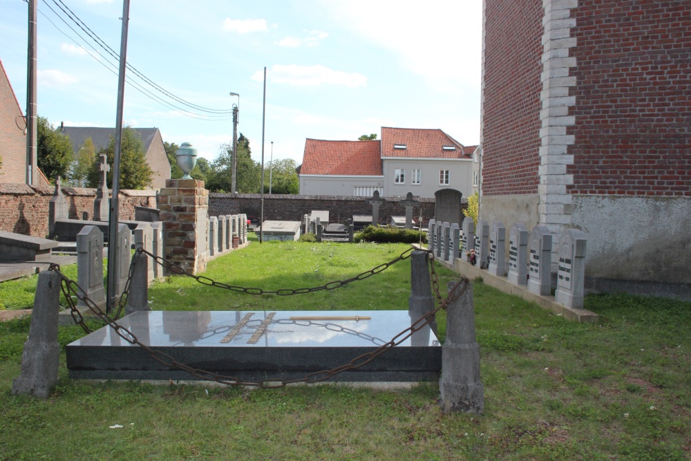 Belgian Graves Veterans Ceroux