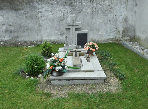 Grave Polish Soldier Święta Anna
