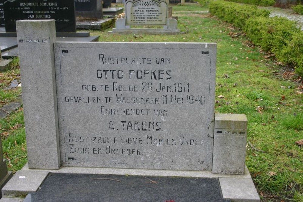 Dutch War Graves Rolde