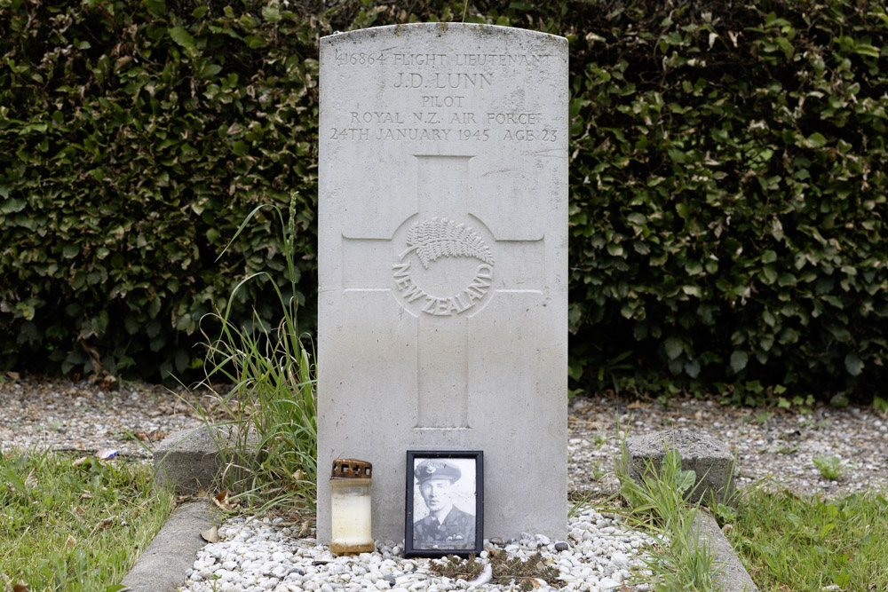 Commonwealth War Grave Vuren