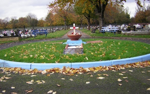 Commonwealth War Graves Tipton Cemetery